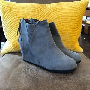 Maurice’s grey booties